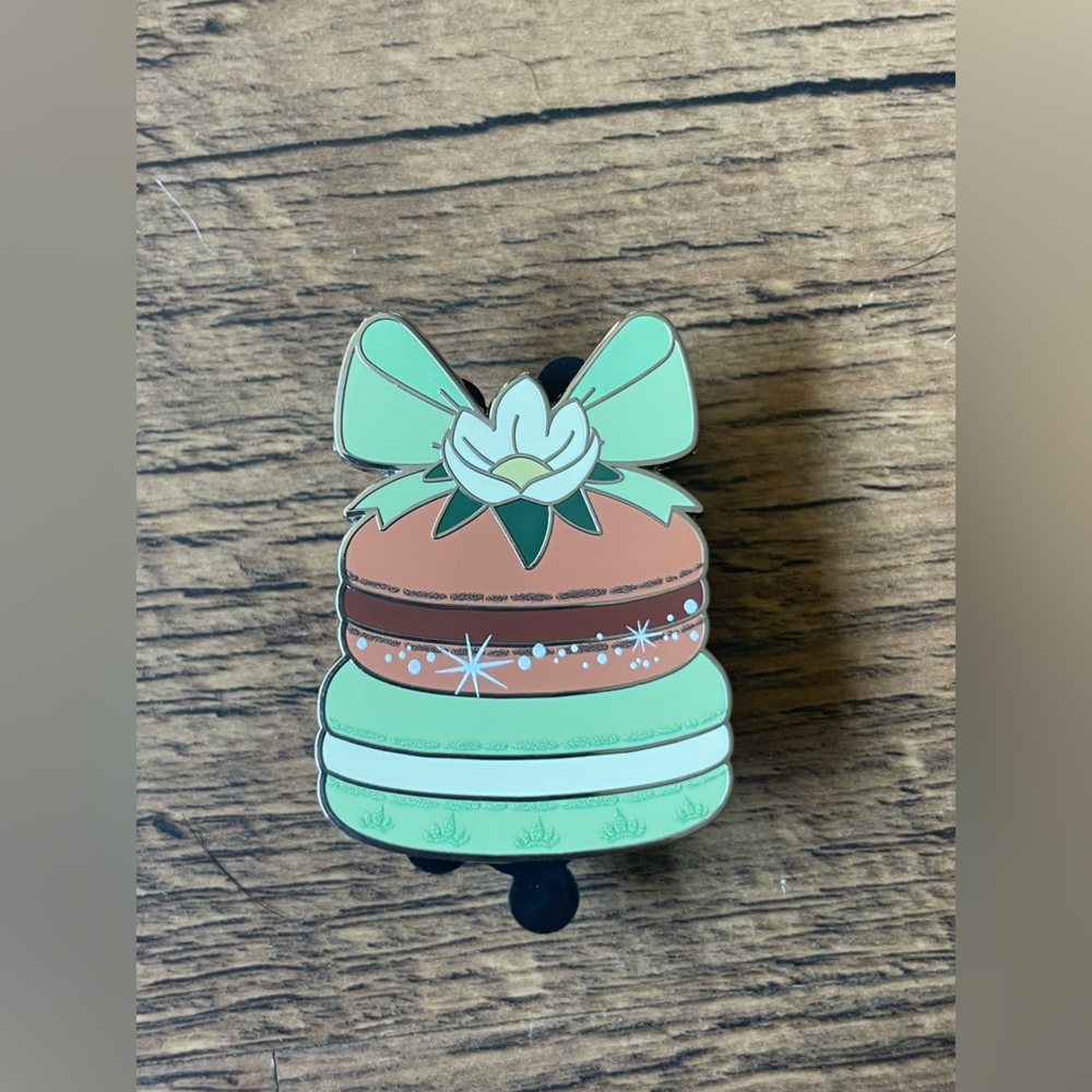 Princess pastries Tiana pin